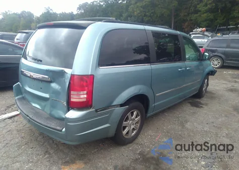 2010 Chrysler Town & Country Touring z USA, uszkodzony, nr VIN 2A4RR5D14AR228906